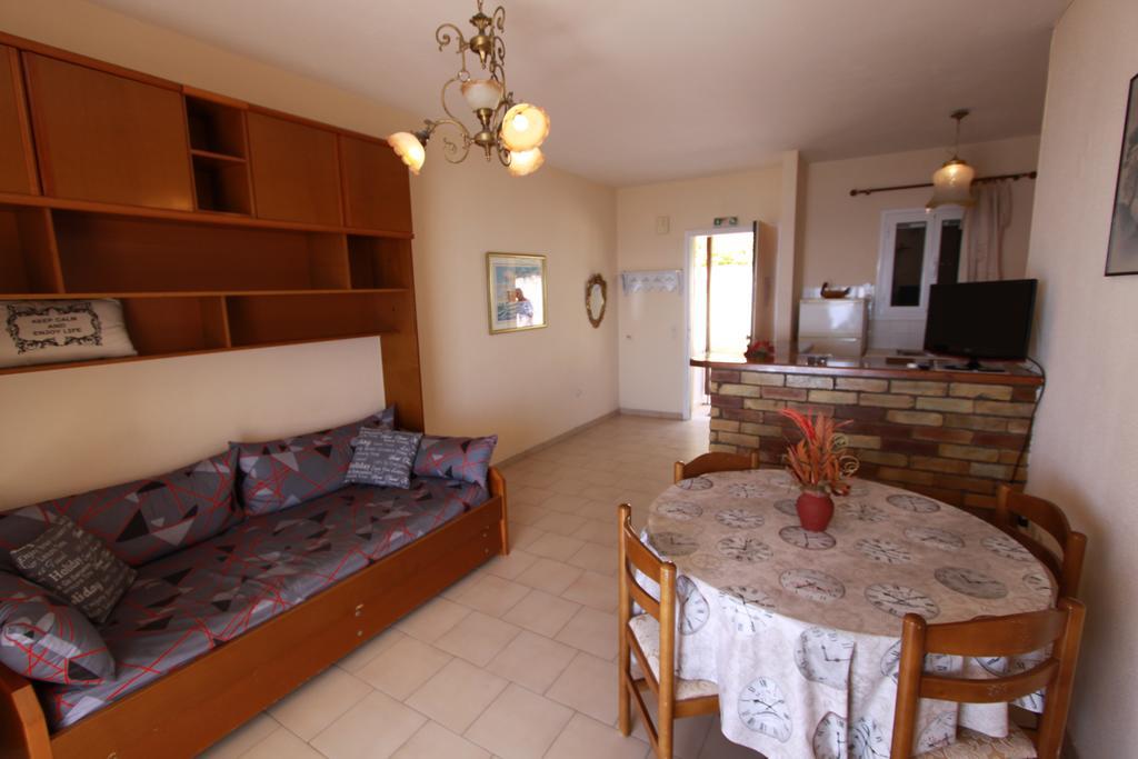 Corfu Glyfada Menigos Beach Apartments Exterior foto
