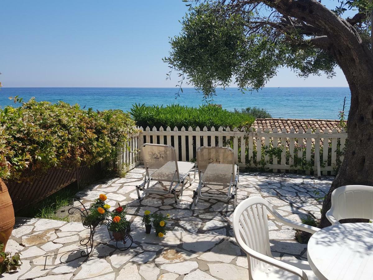 Corfu Glyfada Menigos Beach Apartments Exterior foto